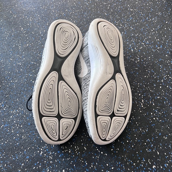 Nike Lunarepic Running Shoes - Picture 3 of 3